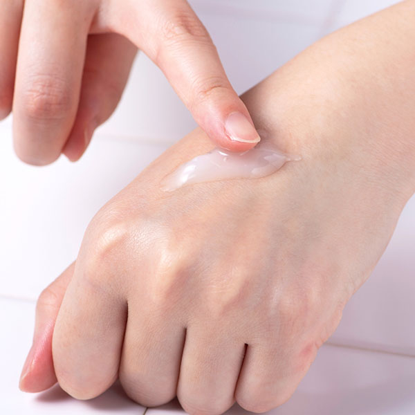混じり気のない上質な脂でつくる、ピュアで高品質な、希少性の高い生馬油です。